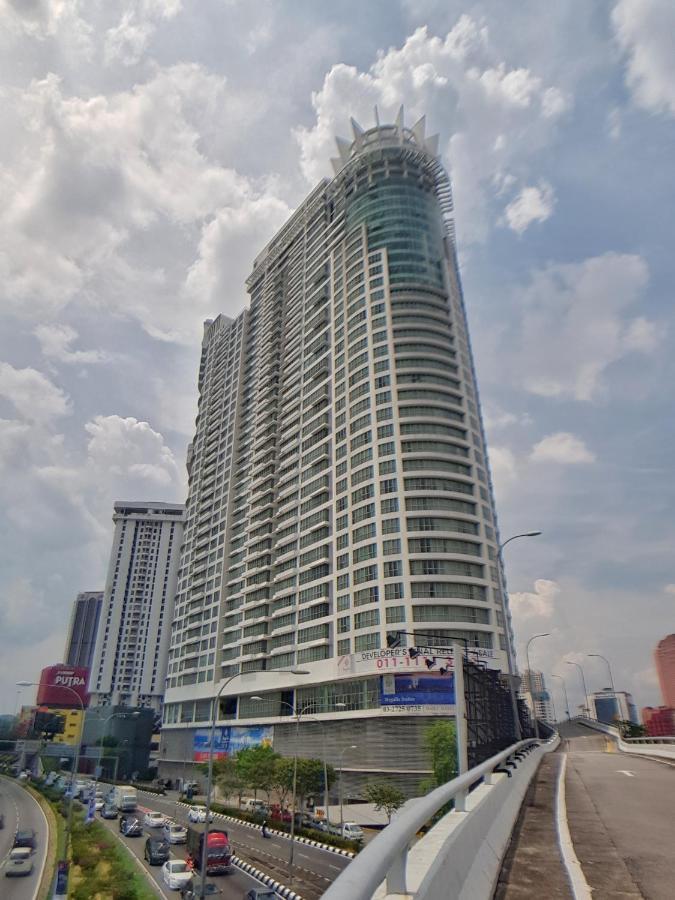 Kl 2 In Regalia @ Klcc View Infinity Pool Kuala Lumpur